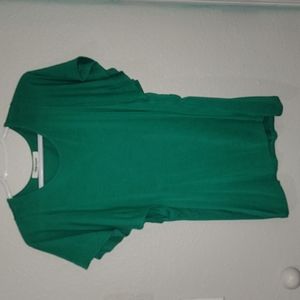 Med green shirt